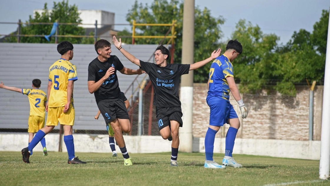 RECORD, 2600 DEPORTISTAS EN ACCION