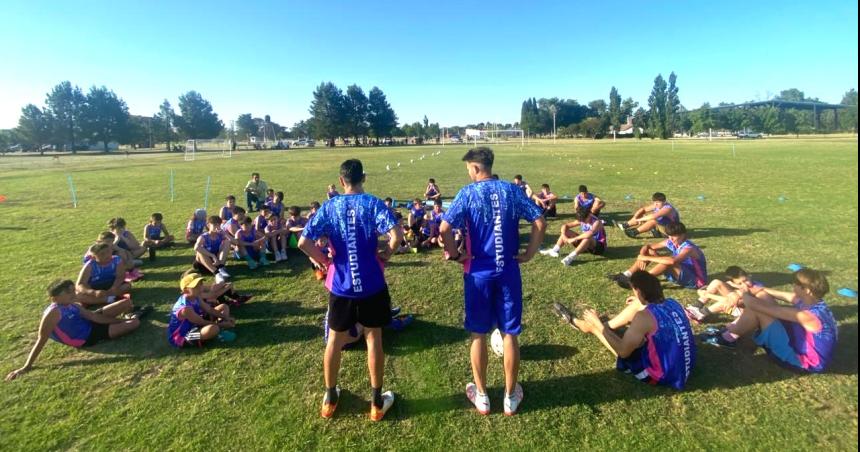 ESTUDIANTES PRESENTO SU CANCHA -VER VIDEO-