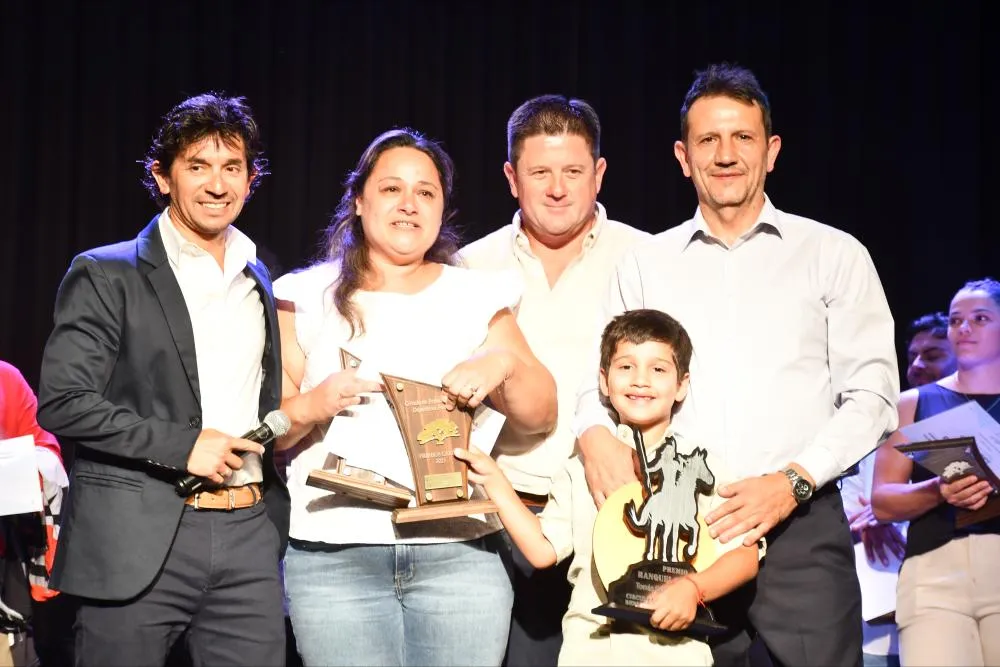 QUINTEROS, CALDEN DE ORO...BERTAINA EN FUTBOL