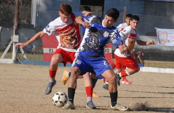 LOS CRUCES DE LOS 8 B -video de cochico-